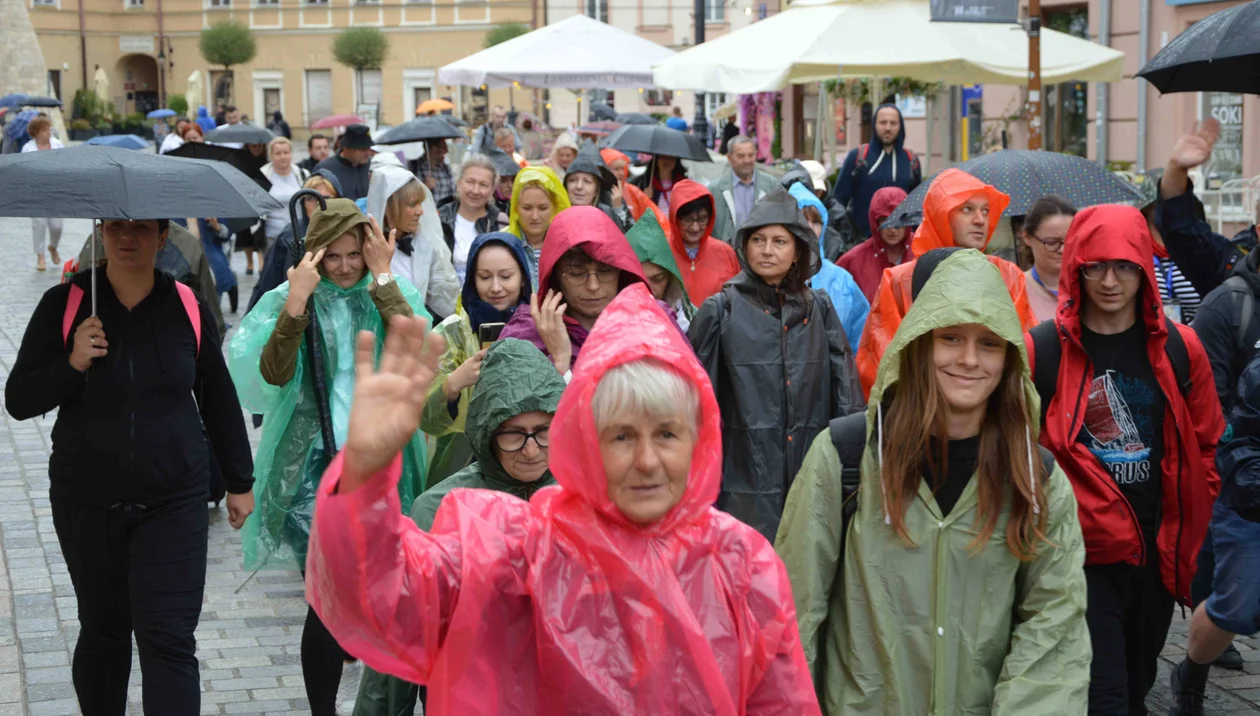 Pielgrzymka z Lublina na Jasną Górę. Pątnicy łączą się dziś na Świętym Krzyżu - Zdjęcie główne