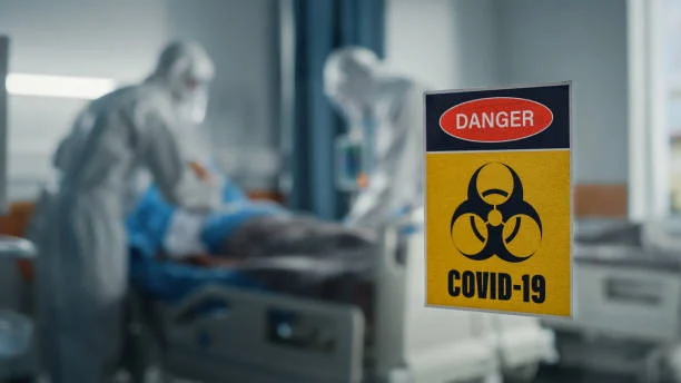 Koronawirus: Jesień przyniesie kolejną falę pandemii? Premier Morawiecki: COVID-19 może wrócić - Zdjęcie główne