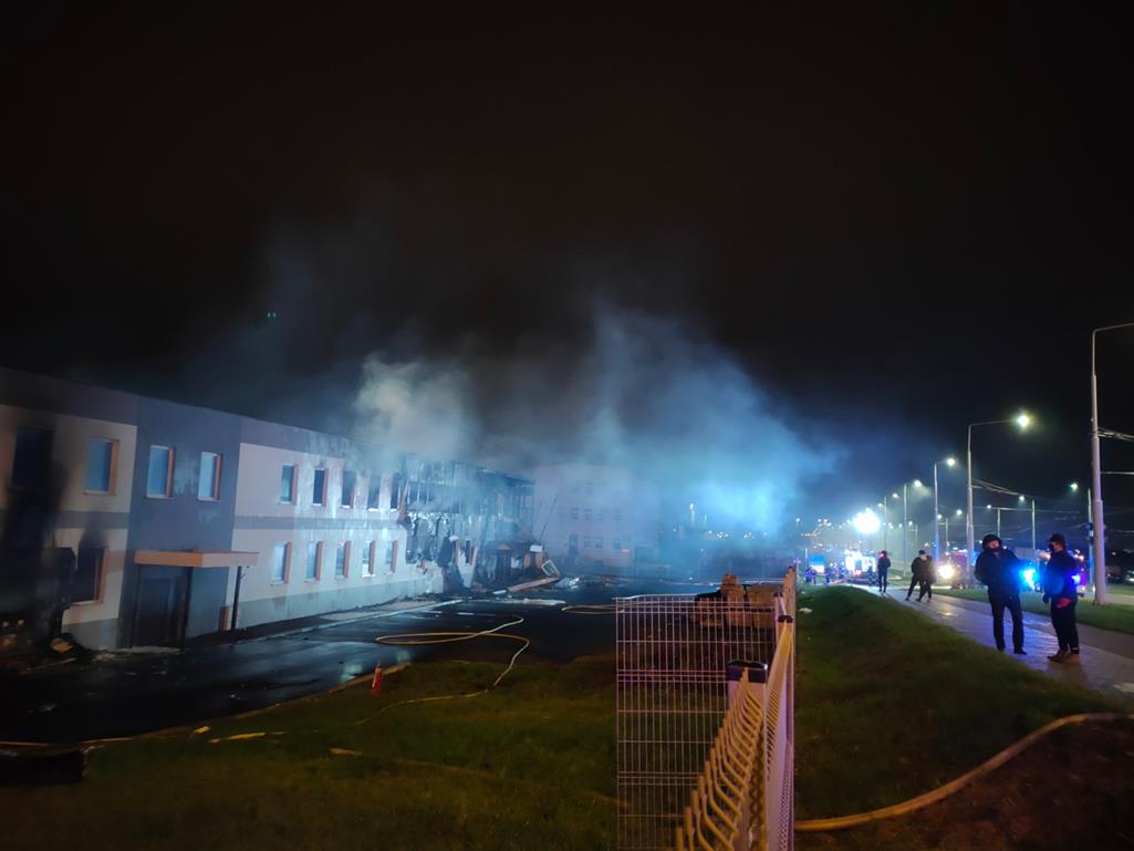 Pożar hali przy ul. Grygowej w Lublinie. Straty na 5 mln zł - Zdjęcie główne