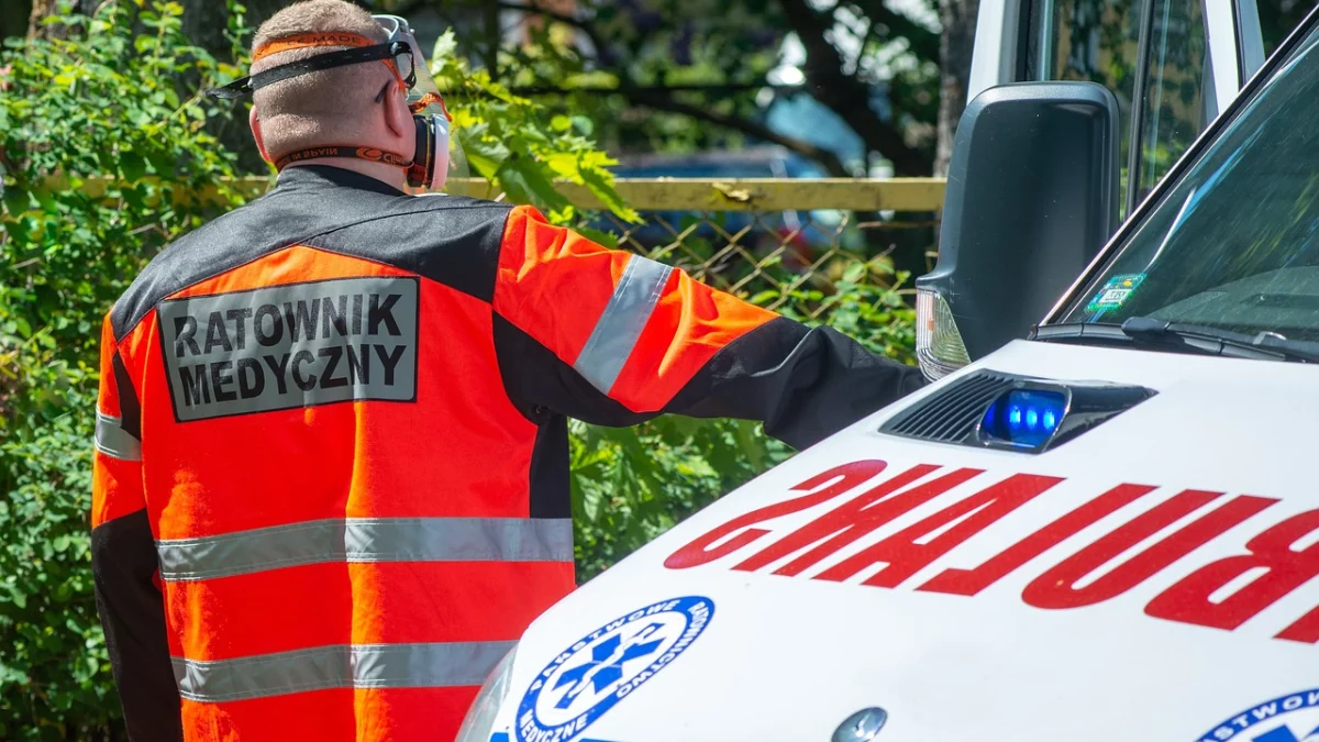 Szarpanina w lubelskim szpitalu. Kobieta "ugryzła jednego z ratowników" - Zdjęcie główne