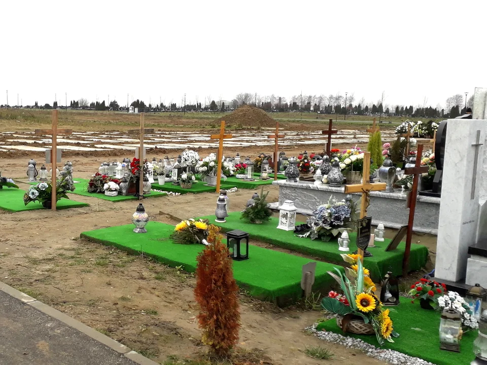 Lublin: Nowe opłaty na cmentarzach. Wejdą w życie niebawem - Zdjęcie główne