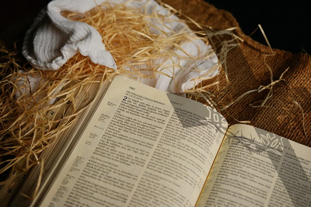 Który fragment Pisma Świętego czyta się podczas wigilii? Jesteś pewien, że czytasz ten właściwy? - Zdjęcie główne