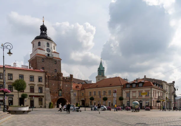 Lublin: Monitoring i częstsze sprzątanie pomogą w utrzymaniu porządku w centrum? - Zdjęcie główne