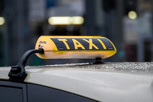 Manifestacja lubelskiej branży taxi. Taksówkarze chcą tarczy antykryzysowej dla siebie - Zdjęcie główne