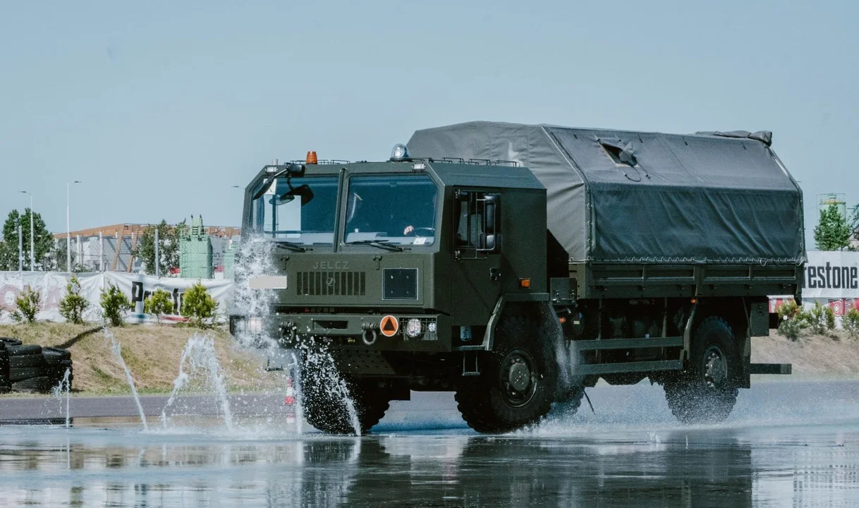 Lublin: Terytorialsi przećwiczyli kierowanie wojskowymi pojazdami - Zdjęcie główne