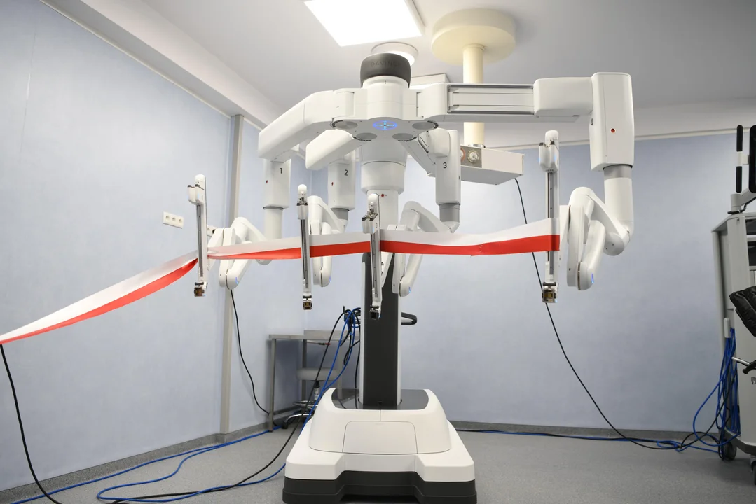 Lublin: Szpital przy al. Kraśnickiej będzie operował przy użyciu robota - Zdjęcie główne