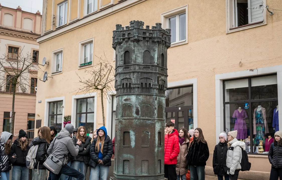 Lublin: Spacerując, poznawali historię miasta. III edycja edukacyjnych wycieczek - Zdjęcie główne