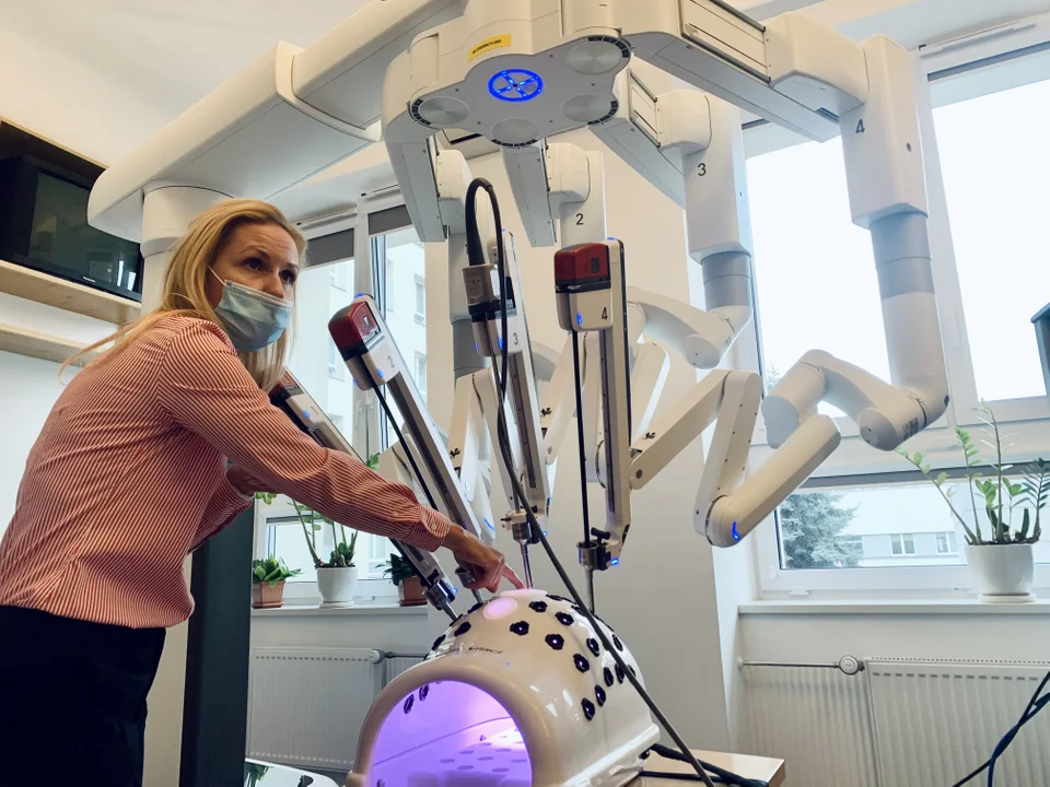 Lublin: Lekarze z lubelskiego szpitala uczą się obsługi nowoczesnego robota - Zdjęcie główne