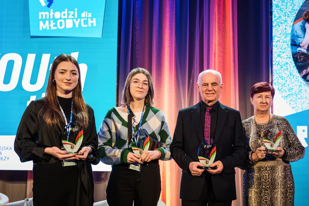 Lublin: Młodzi radni przyznają nagrody zasłużonym dla dzieci i młodzieży - Zdjęcie główne