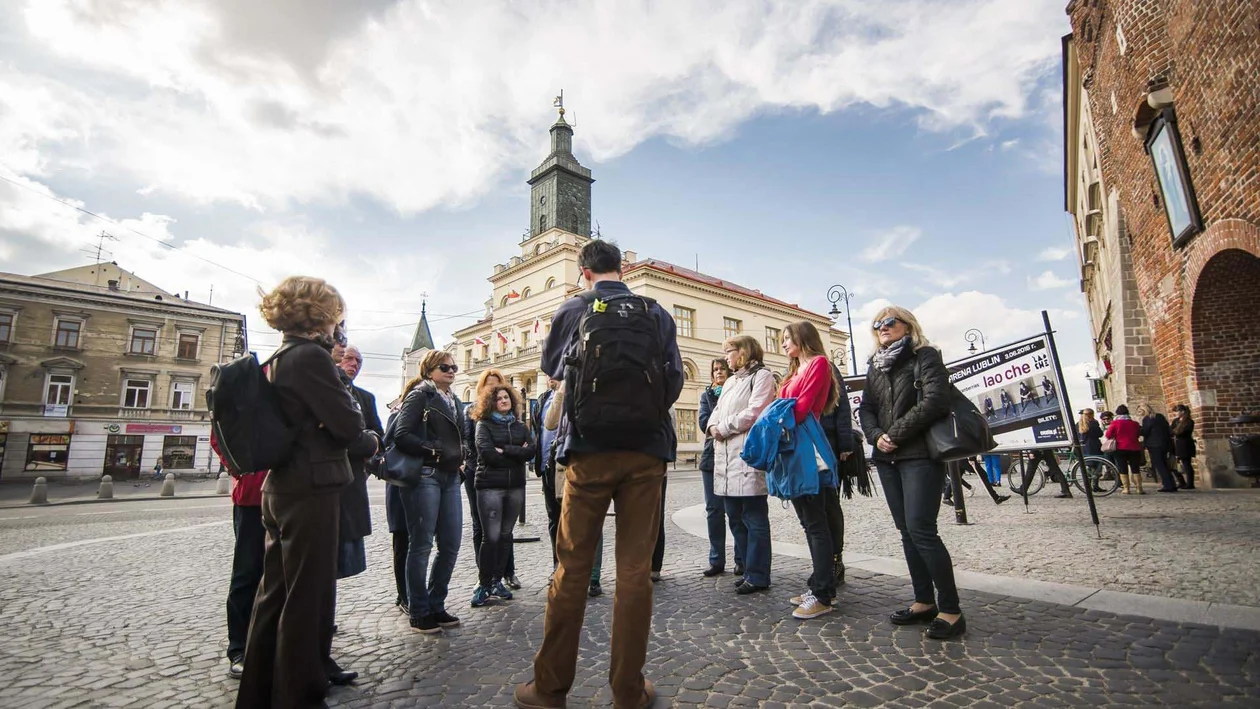 Poznaj Lublin z przewodnikiem. Program spacerów na sierpień - Zdjęcie główne