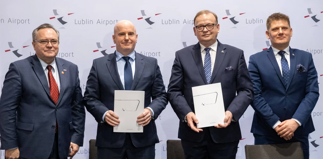 Lublin: Lotnisko wesprze kuratorium oświaty. Podpisali specjalne porozumienie - Zdjęcie główne