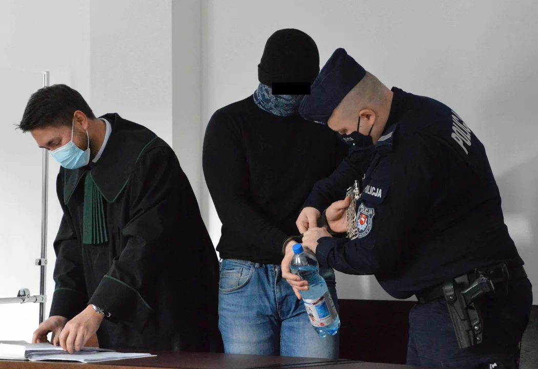 Lublin: Jest oskarżony o usiłowanie zabójstwa kierowcy BOLT-a. Zaskoczył sędziów swoim strojem [ZDJĘCIA] - Zdjęcie główne