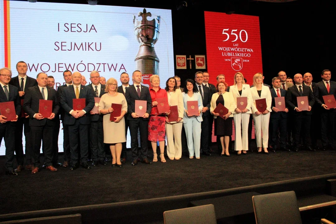 Oficjalnie są już radnymi Sejmiku Województwa Lubelskiego. Pierwsza sesja nowej kadencji - Zdjęcie główne