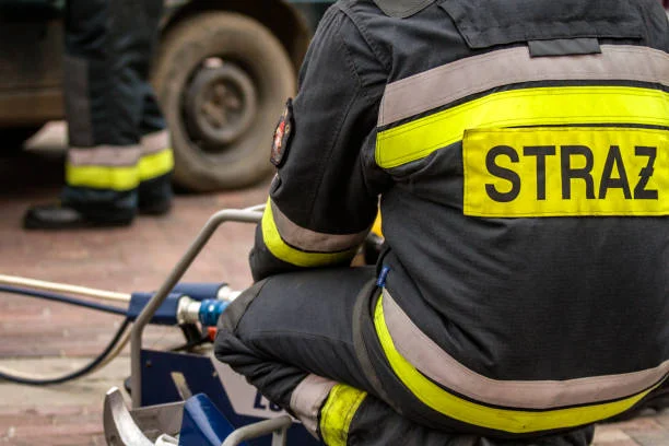 Lublin: Plama niezidentyfikowanej substancji na Bystrzycy. Strażacy pracują na miejscu - Zdjęcie główne