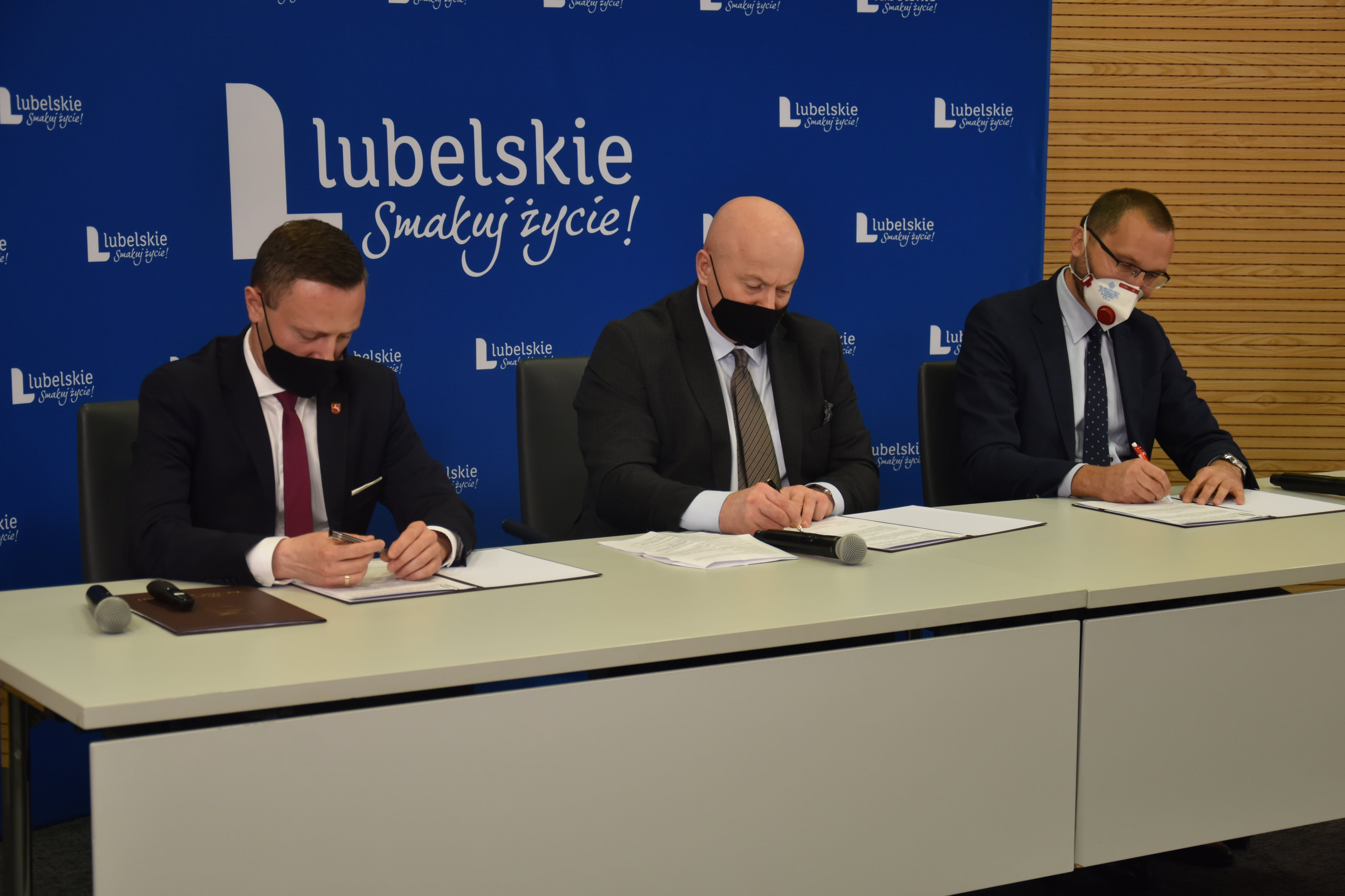 Program Kolej+ na Lubelszczyźnie. Podpisano trzy umowy dotyczące linii kolejowych [WIDEO] - Zdjęcie główne