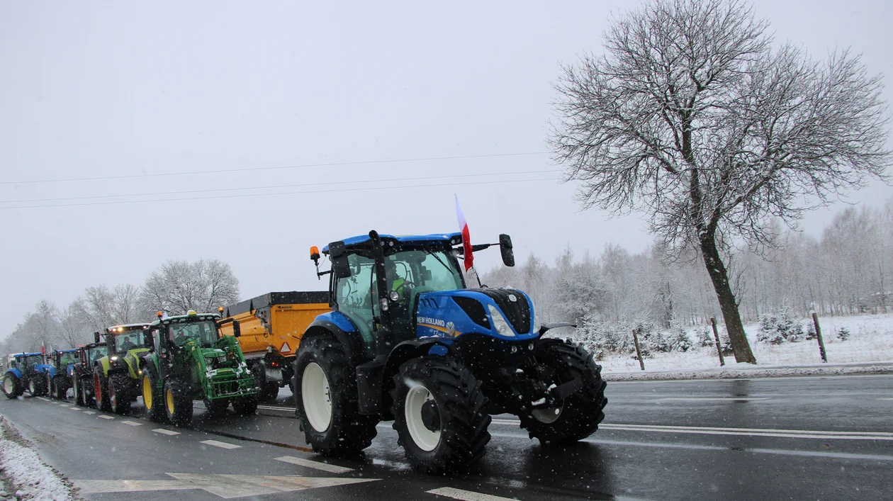 Rolnicy dalej protestują i blokują drogi. Gdzie mogą być utrudnienia na Lubelszczyźnie? - Zdjęcie główne