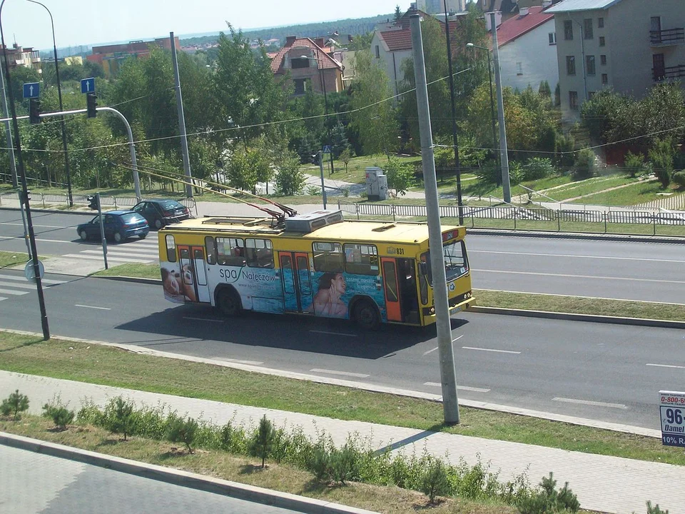 Lublin: Trolejbusy jeżdżą po mieście już 70 lat. Pojazdy na "szelkach" obchodzą jubileusz - Zdjęcie główne