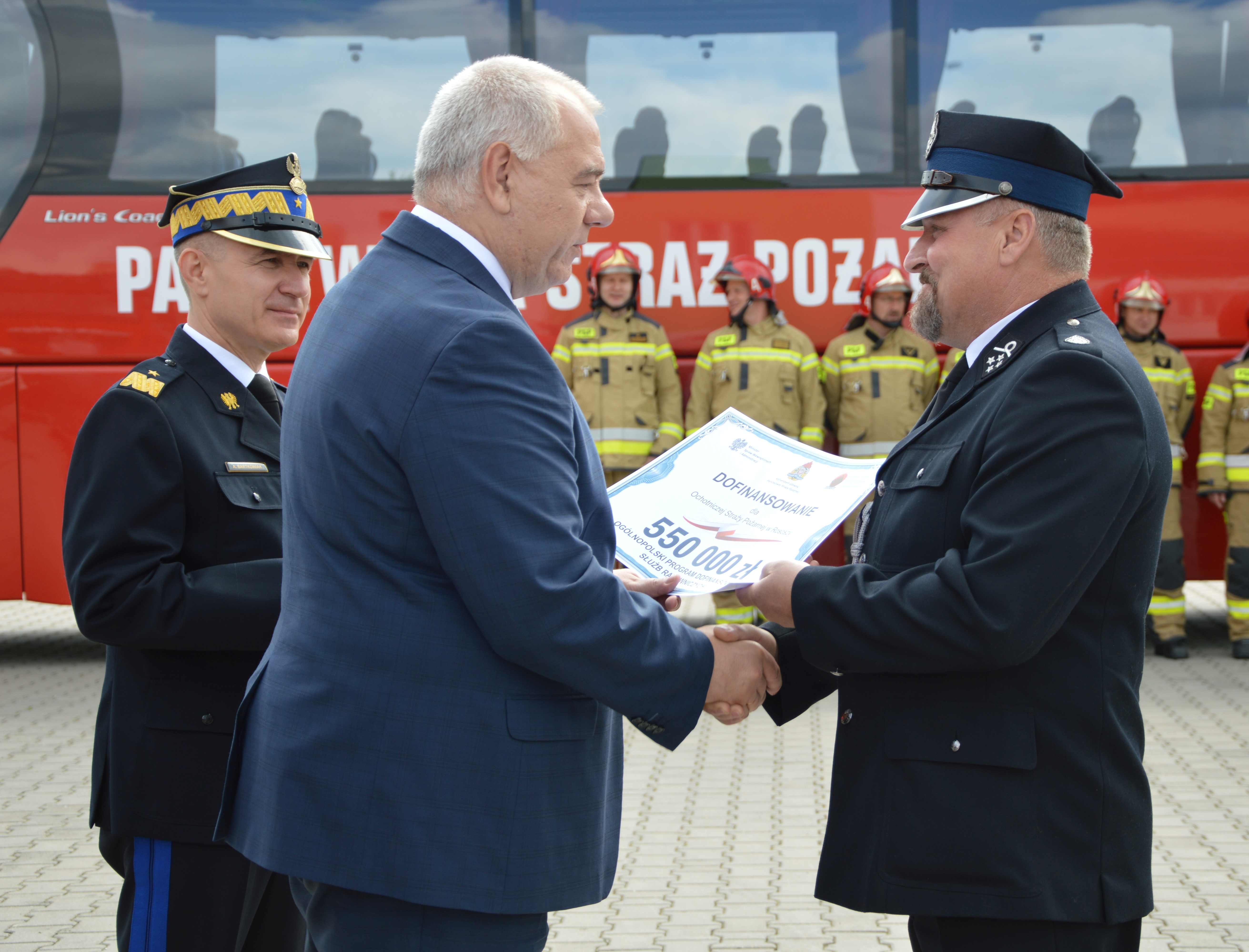 Strażacy z OSP dostali w Lublinie promesy na nowe wozy [GALERIA] - Zdjęcie główne