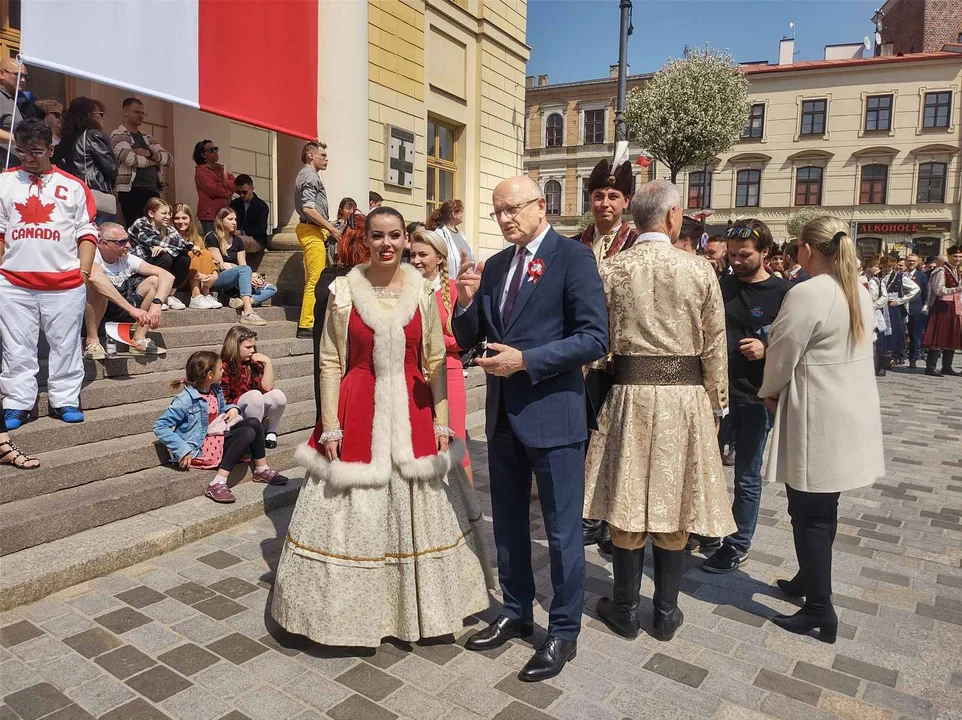 Poloneza czas zacząć...czyli Święto Konstytucji 3 maja na Placu Litewskim [GALERIA ZDJĘĆ] - Zdjęcie główne