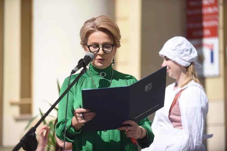 Narodowe Czytanie w Lublinie. Przed ratuszem stanie literacka scena - Zdjęcie główne