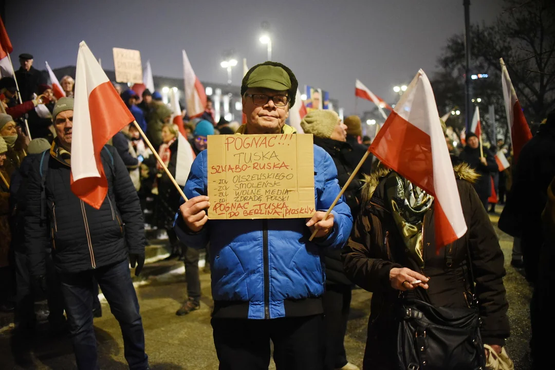 Lubelskie na "Marszu Wolnych Polaków". W kolejce po uścisk dłoni prezesa - Zdjęcie główne