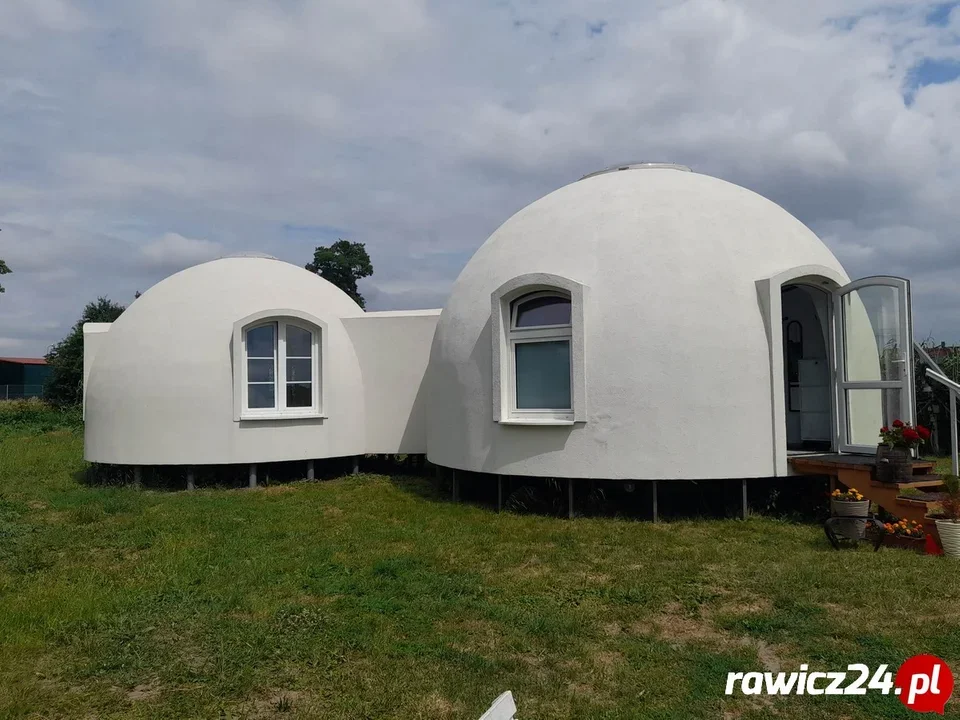 Zbudował „igloo” i żyje według własnych zasad. Czy to najbardziej niezwykły domek w Polsce?  - Zdjęcie główne