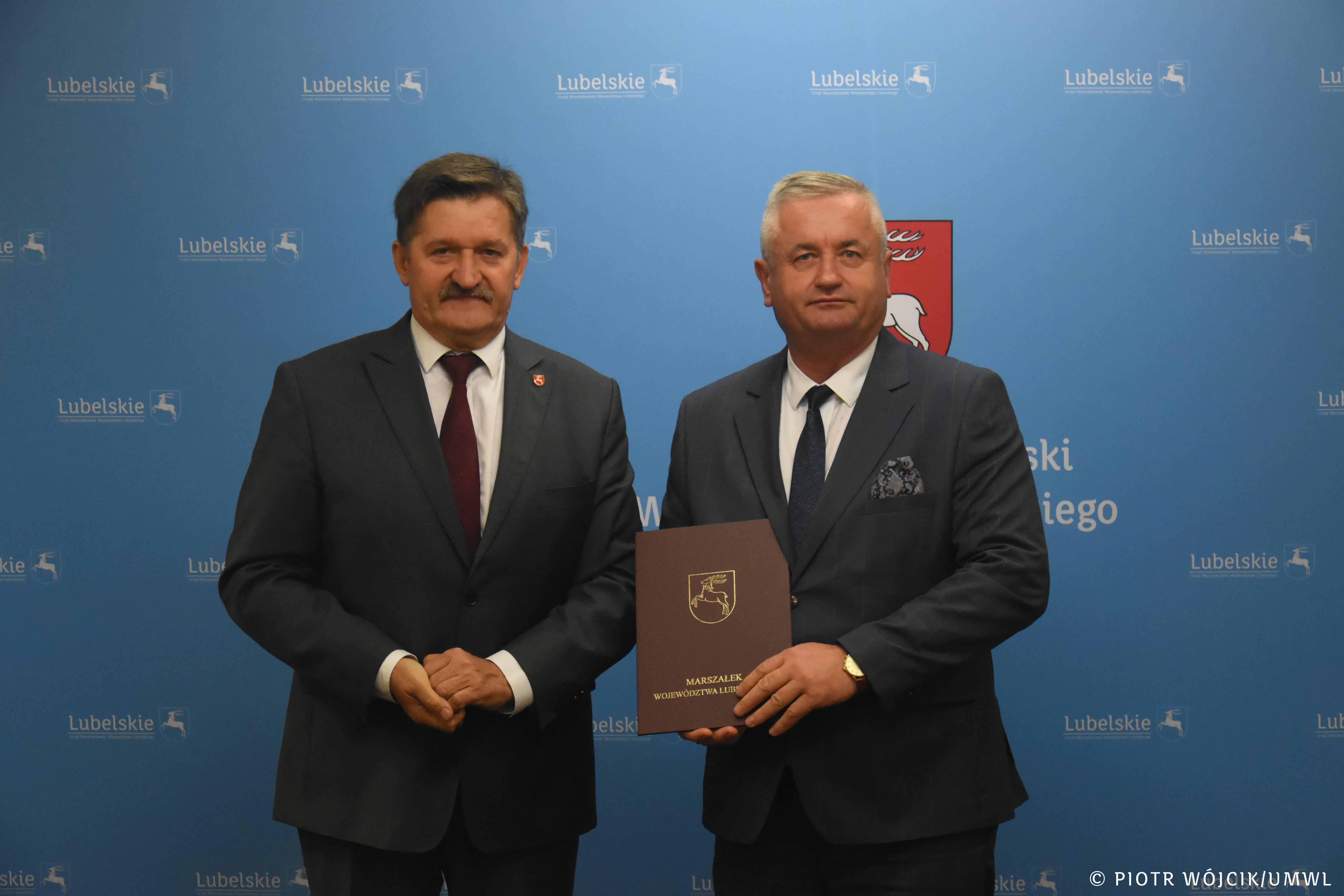 Podpisanie umów na modernizację lub budowę dróg dojazdowych