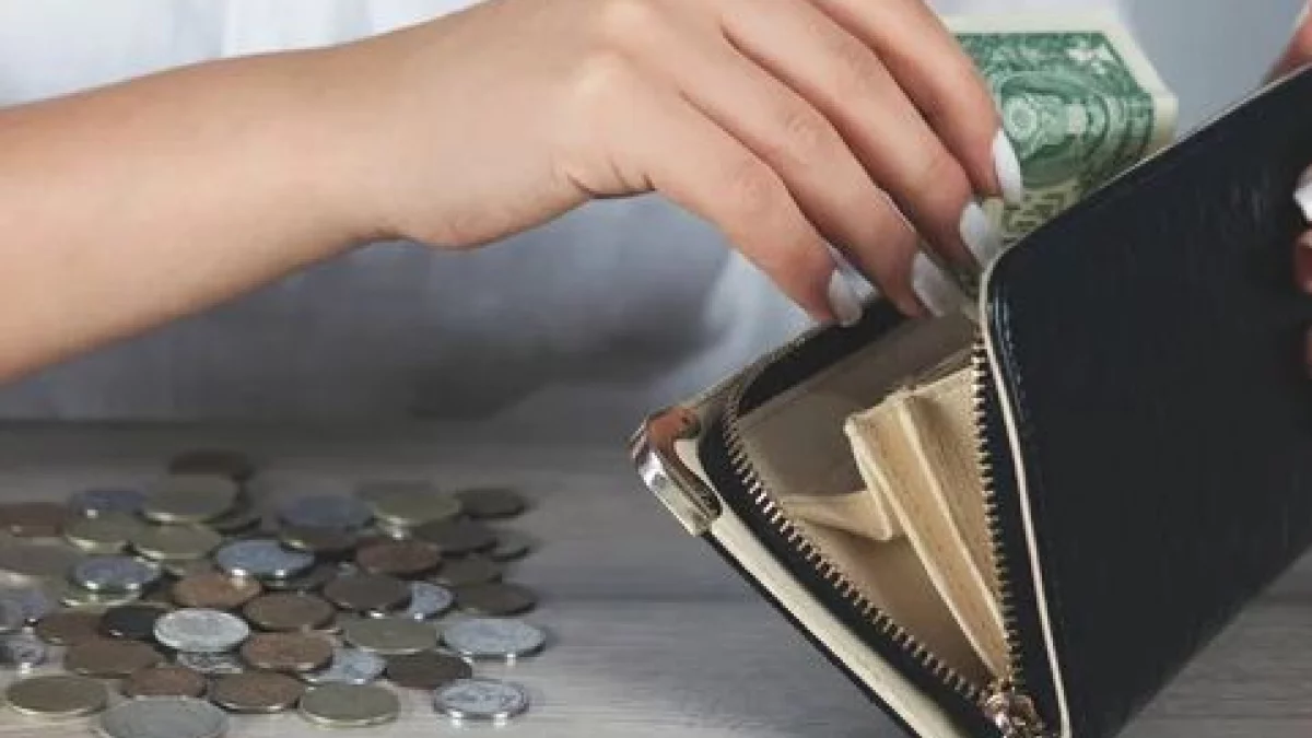 Małgorzata Ławecka ujawnia swoje dochody jako dyrektor SP nr 3 - Zdjęcie główne