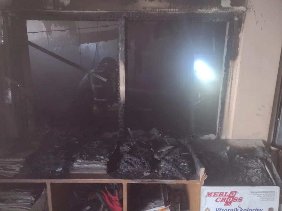 ŁUKÓW: Pożar sklepu meblowego JAWOR - Zdjęcie główne