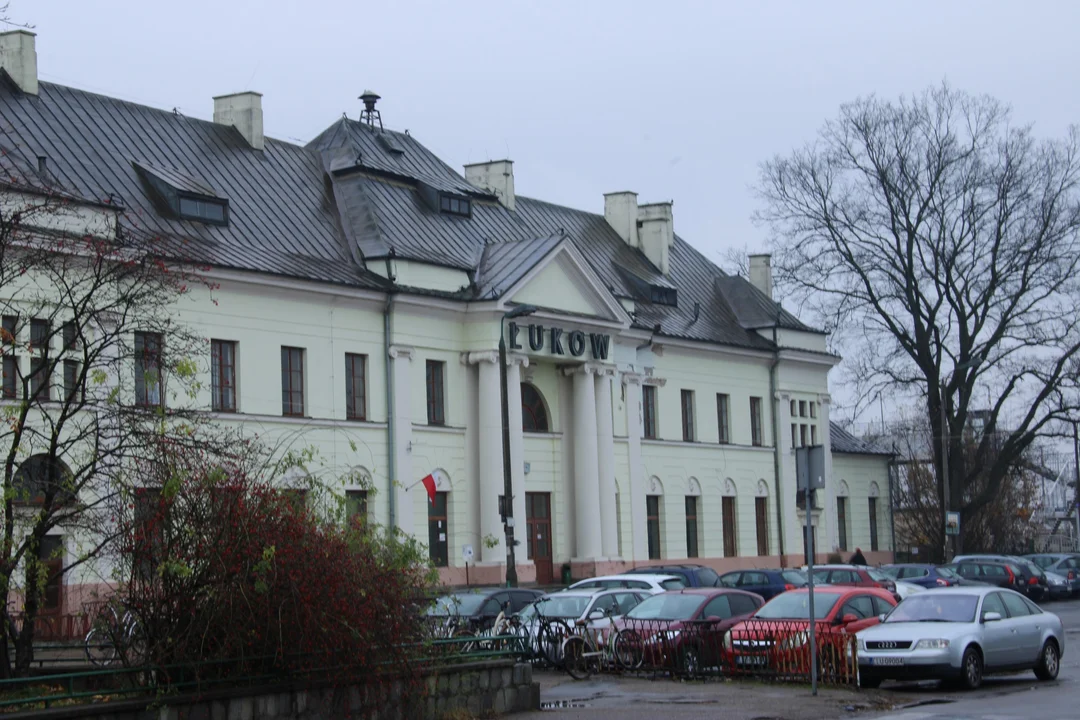 Przy PKP w Łukowie powstanie nowy parking. Na kilkadziesiąt miejsc - Zdjęcie główne