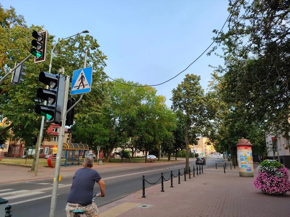  Czy światła na przejściu dla pieszych w centrum Łukowa są zasilane prądem z przedłużacza?O co pytają nasi radni? - Zdjęcie główne