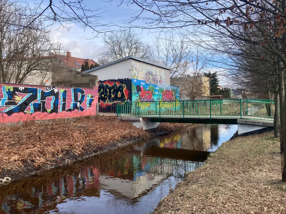 Łuków. Rozpoczął się remont kładki nad Krzną. Utrudnienia w ruchu do końca lutego - Zdjęcie główne