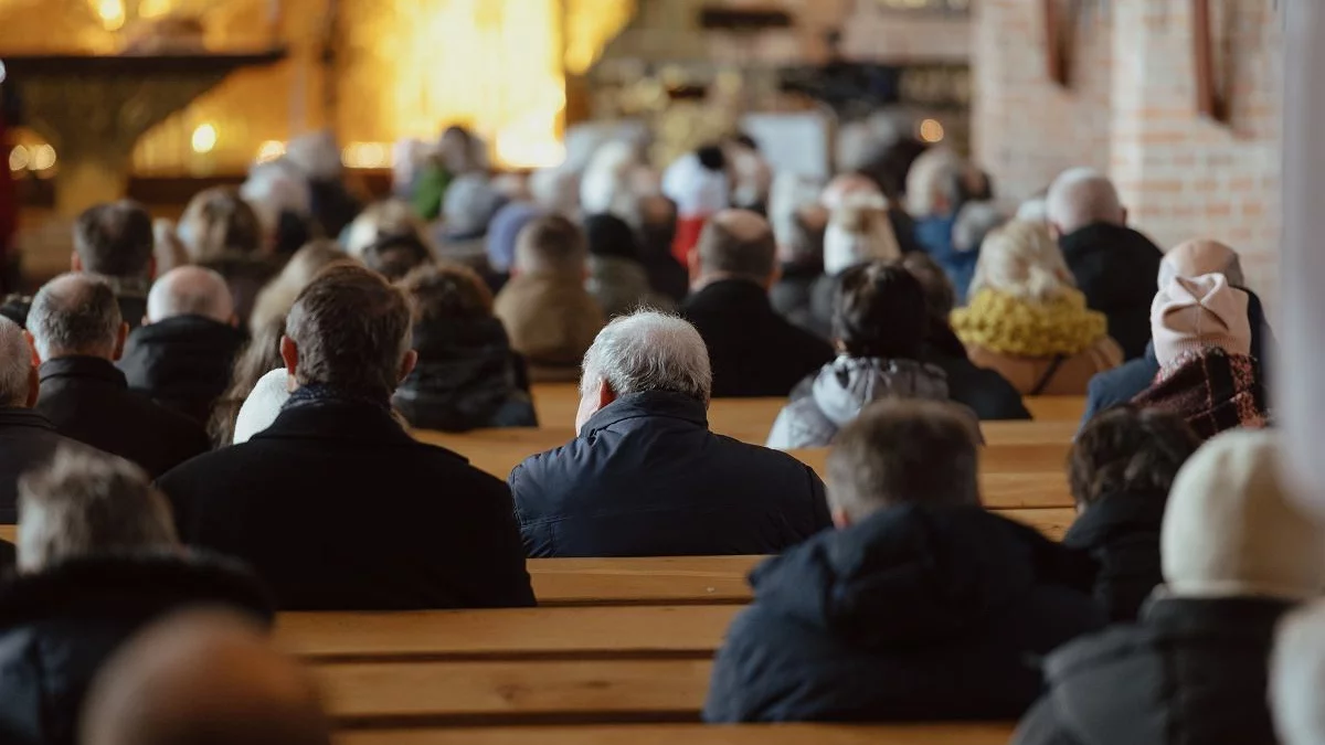 Liczba wiernych w kościele – wyniki liczenia w parafii św. Brata Alberta w Łukowie. - Zdjęcie główne