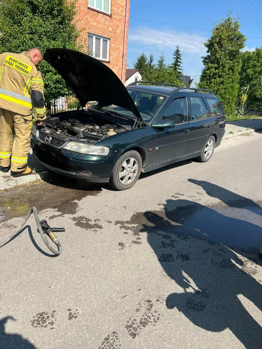 Palił się silnik w oplu - Zdjęcie główne