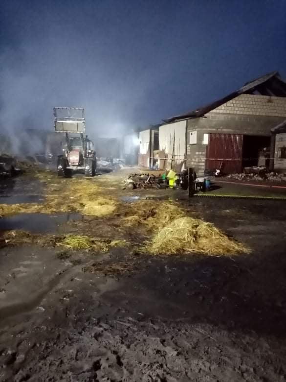 GMINA ŁUKÓW. Potężny pożar w Jeziorach. Straty sięgają 4 mln zł. (WIDEO+ ZDJĘCIA) - Zdjęcie główne