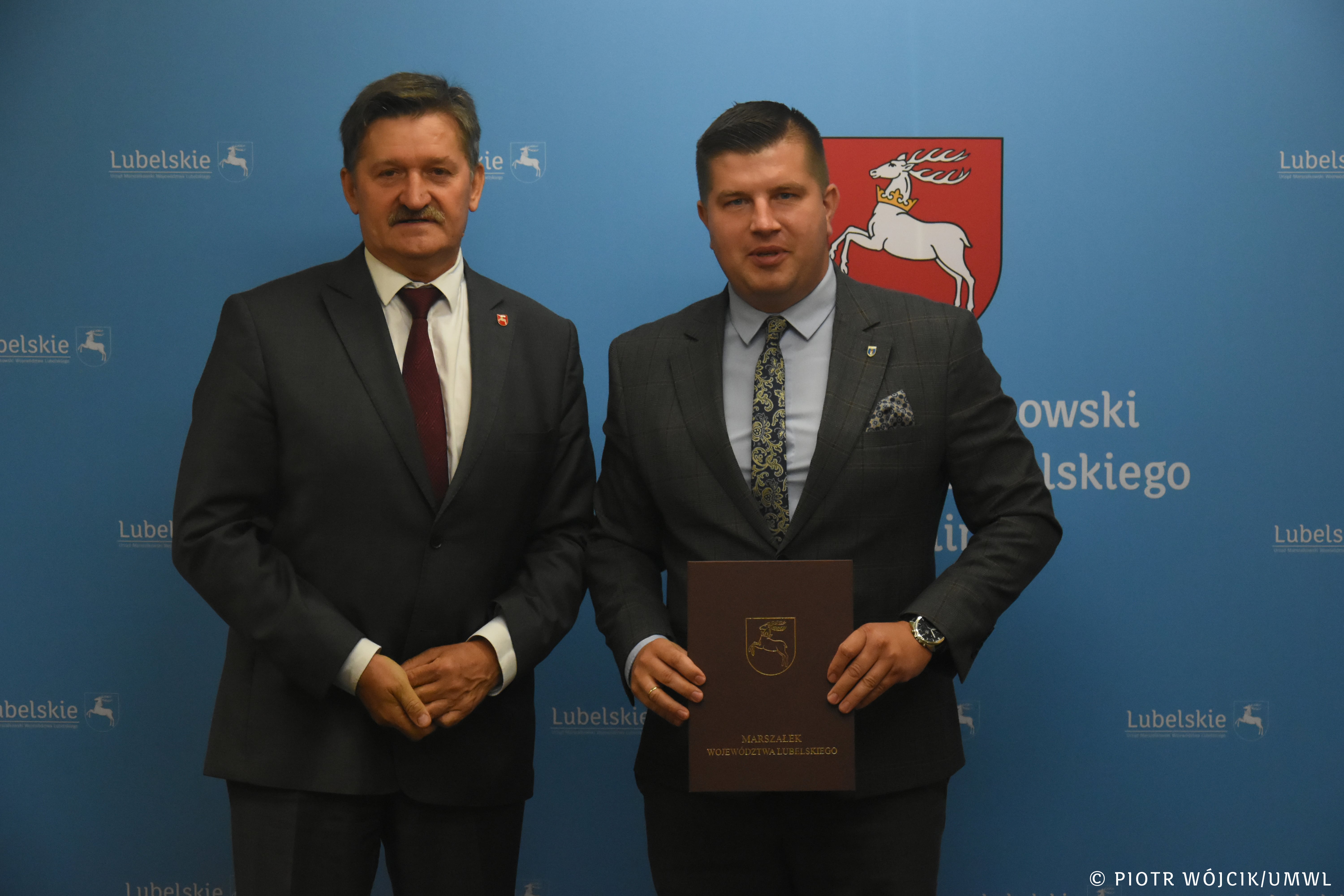 Podpisanie umów na modernizację lub budowę dróg dojazdowych