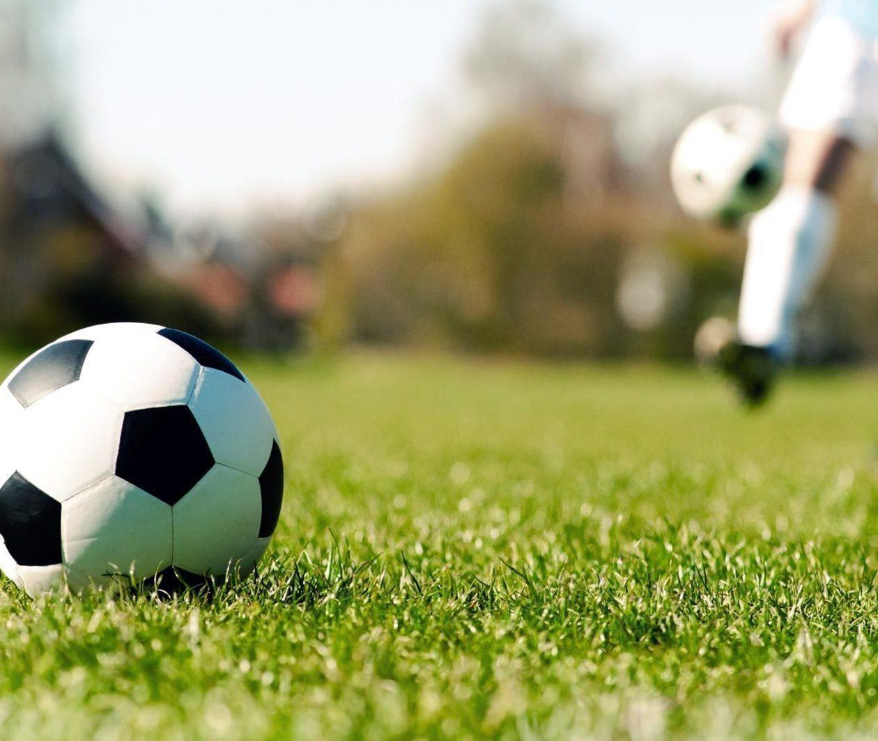 TRZEBIESZÓW Wakacyjny Turniej Piłki Nożnej na boisku w Karwowie - Zdjęcie główne