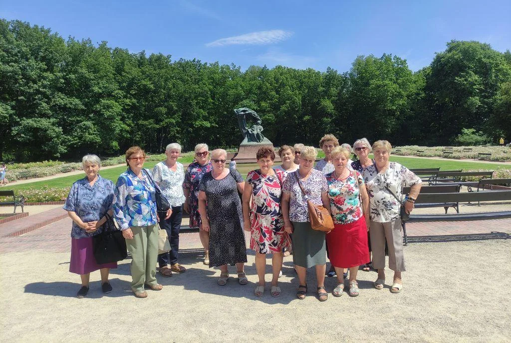 Wycieczka Seniorów z Klubu Seniora działającego w gminie Stoczek Łukowski. Do Warszawy i Sejmu - Zdjęcie główne