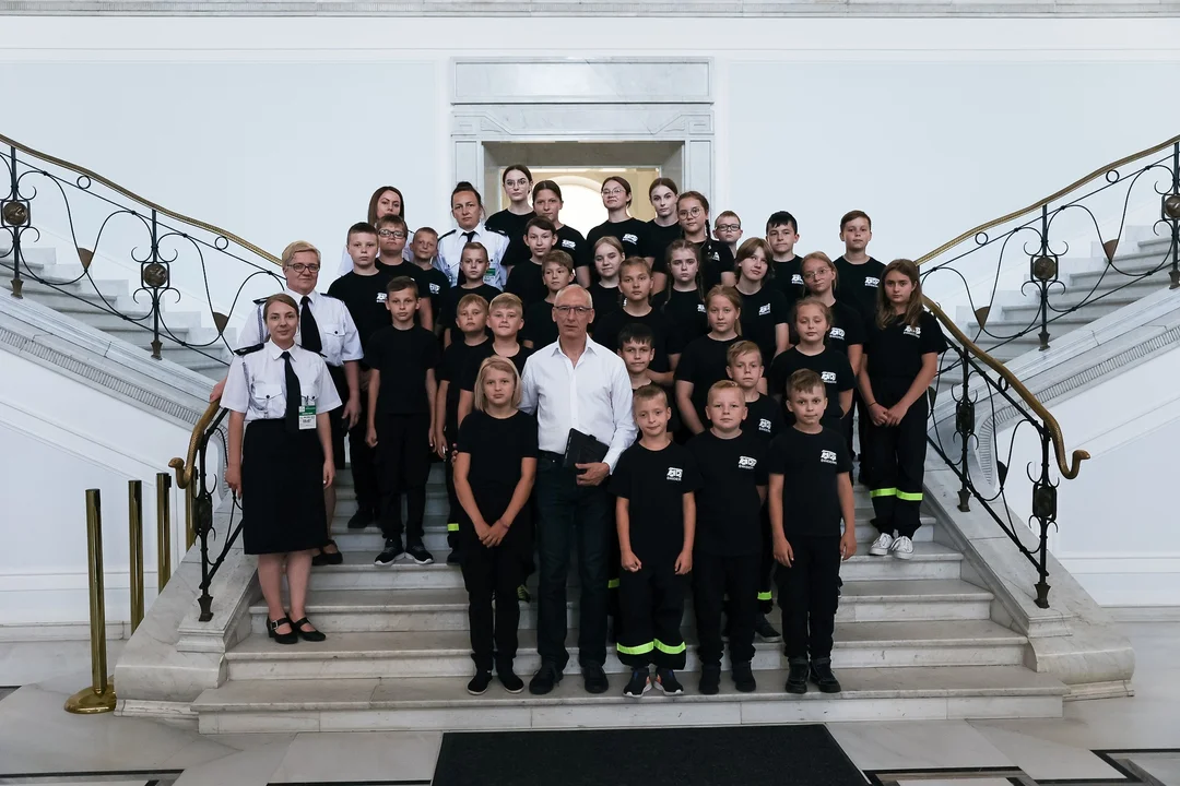 Młodzi strażacy z wizytą w Sejmie - Zdjęcie główne