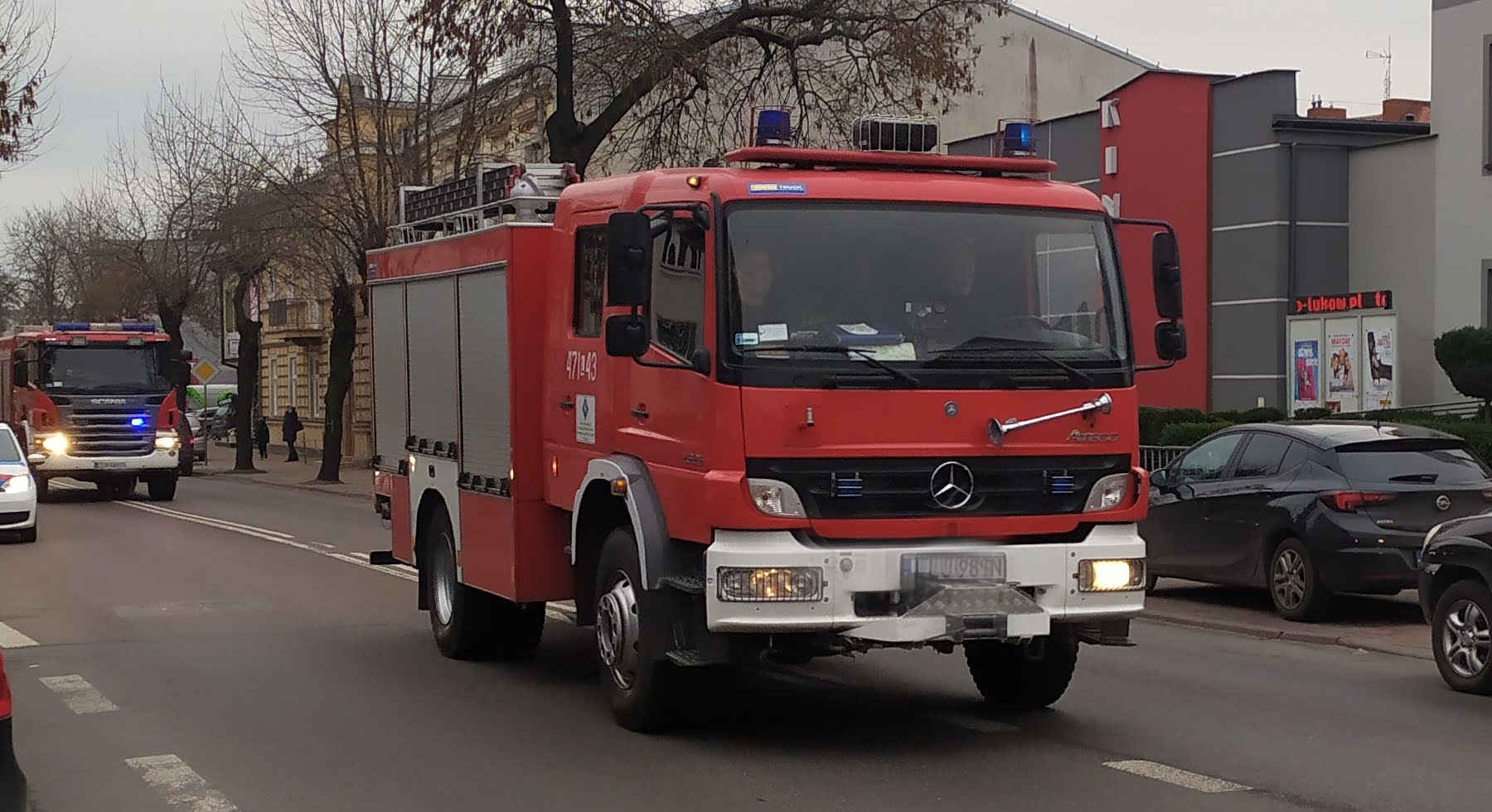 ŁUKÓW Na ul. Świderskiej dachowało audi  - Zdjęcie główne