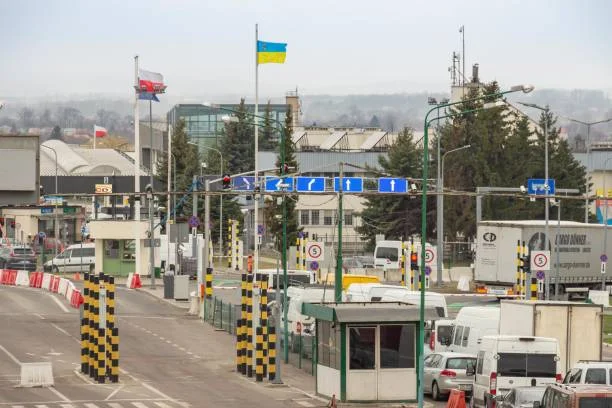 Wojna na Ukrainie: Wojewoda lubelski o sytuacji na granicy i napływie Ukraińców: Ruch odbywa się w miarę płynnie - Zdjęcie główne