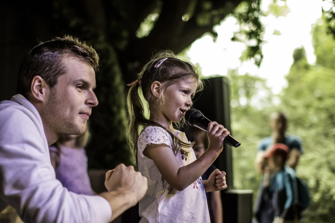 Ściemnianie dzieciom się nie opłaca. Czarodziej z Magicznych Ogrodów - Zdjęcie główne