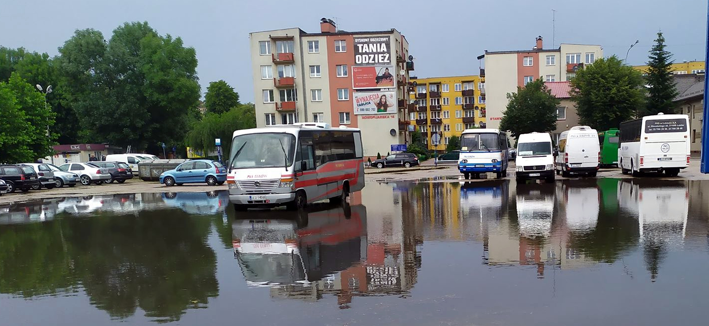 Dworzec PKS Łuków. Widok od ul. Staropijarskiej 