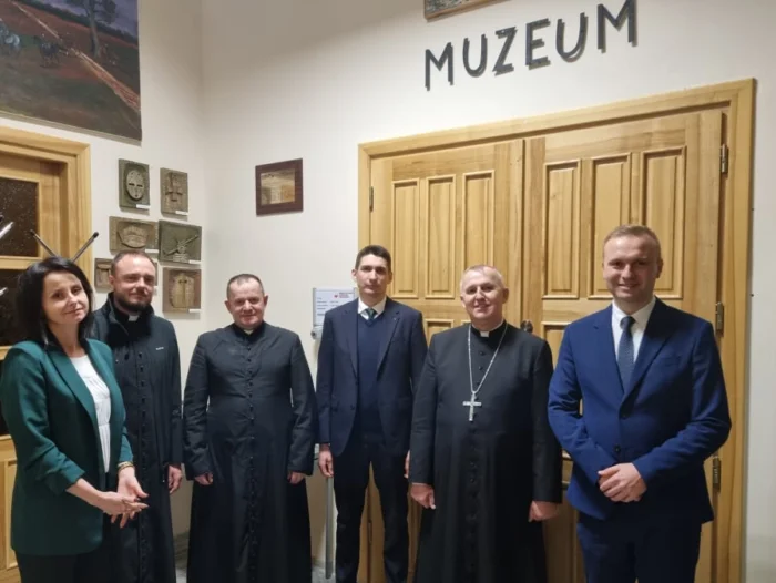 Biskup Suchodolski przyjechał do Woli Gułowskiej - Zdjęcie główne