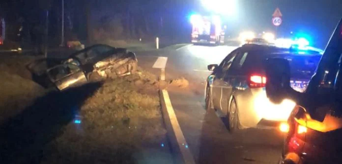 Powiat łukowski: auto w rowie, a obok pijana kobieta w zaawansowanej ciąży. Urodziła pijane dziecko - Zdjęcie główne