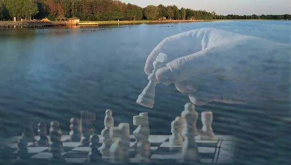 Zapisy do szkółki szachowej i  turnieje szachowe nad zalewem Zimna Woda. Można się zgłaszać - Zdjęcie główne