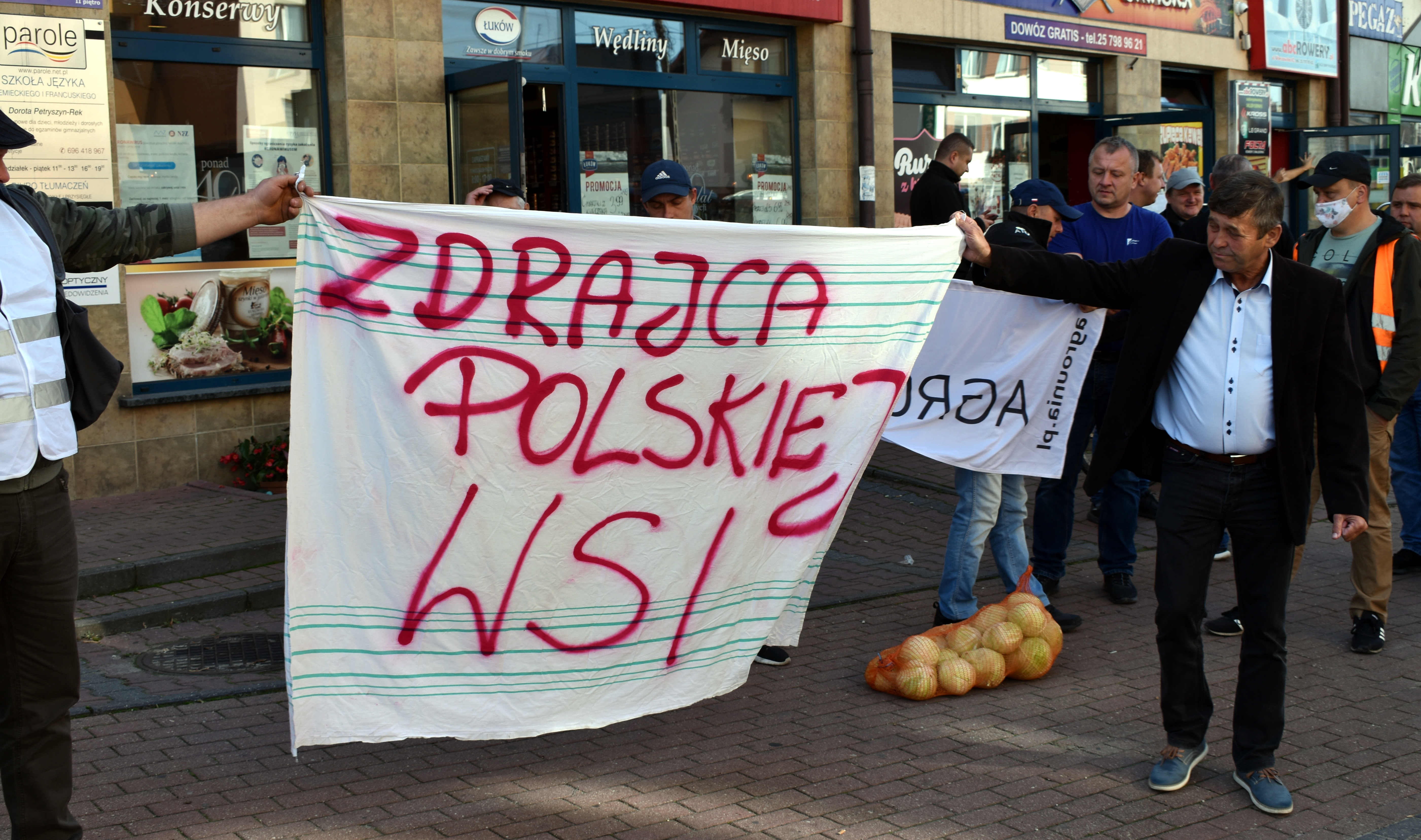 Rolnicy ostro o pośle Skwarku. "Zdrajca polskiej wsi" - Zdjęcie główne