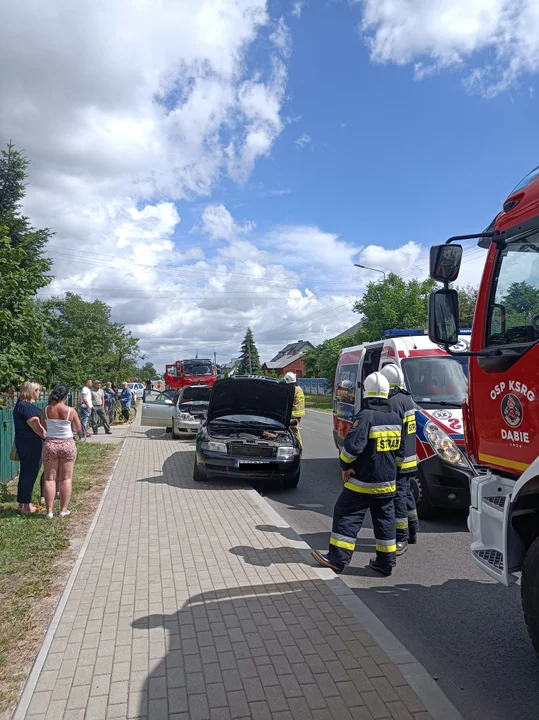 Wypadek w Dąbiu z udziałem Audi i Toyoty- jedna osoba poszkodowana - Zdjęcie główne