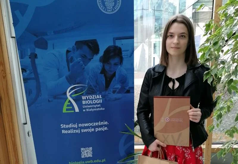 Julia Orzeł z "Kościuszki" została finalistką Olimpiady Wiedzy Biologicznej - Zdjęcie główne