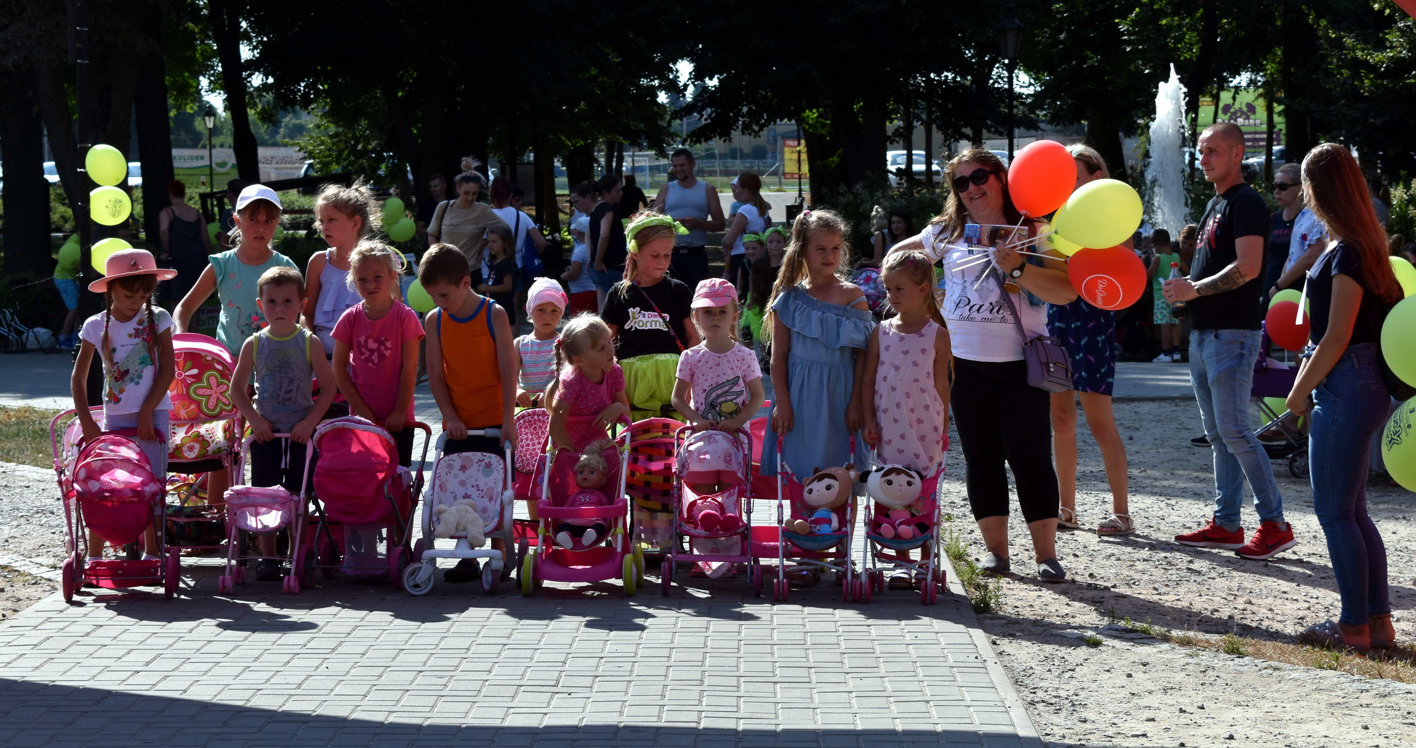 ŁUKÓW Kto najlepszy w wyścigach wózków? Burmistrz na podium  (GALERIA) - Zdjęcie główne